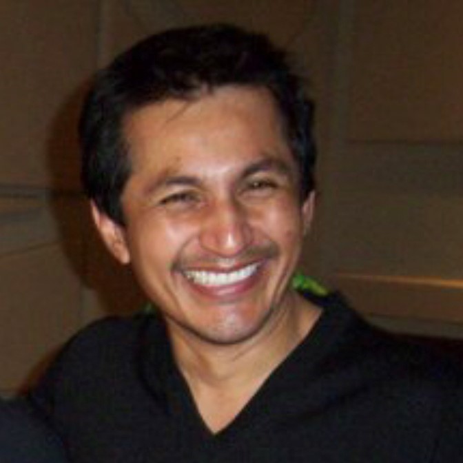 headshot of Tony Vela